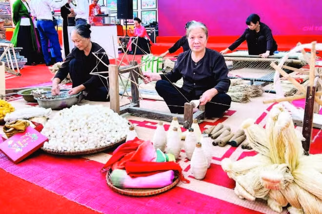 Sản phẩm tơ tằm truyền thống của tỉnh Hưng Yên.