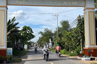 Xã anh hùng Tân Hào đang chuyển mình phát triển. (Ảnh: HOÀNG TRUNG)
