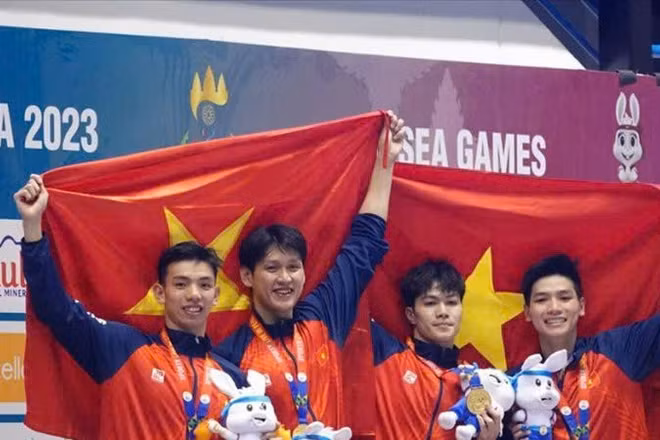 Đội tuyển bơi Việt Nam tại SEA Games 32. (Ảnh: DUY NAM)