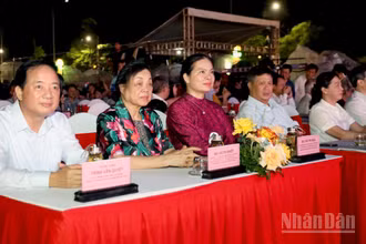 Thượng tướng Trịnh Văn Quyết, Bí thư Trung ương Đảng, Chủ nhiệm Tổng cục Chính trị Quân đội nhân dân Việt Nam dự chương trình.
