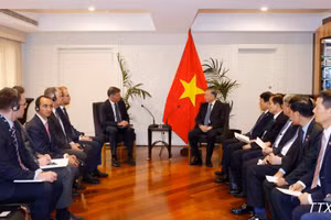 Tổng Bí thư, Chủ tịch nước Tô Lâm tiếp ông Angus Taylor, Lãnh đạo Liên đảng đối lập, Chủ tịch Đảng Tự do Australia. (Ảnh: TTXVN)