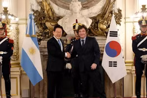 Tổng thống Argentina đón tiếp người đồng cấp Hàn Quốc. (Ảnh: Phủ Tổng thống Argentina)