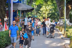 Công viên Thủ Lệ được quy hoạch thành công viên chuyên đề đặc biệt, có 70% diện tích mở, cho phép người dân tiếp cận tự do. (Ảnh: NHẬT QUANG)
