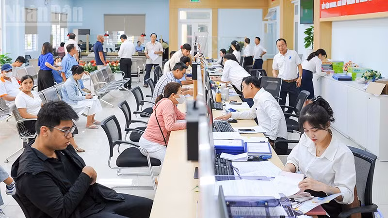 Các cán bộ, công chức, viên chức về công tác tại trung tâm hành chính mới sau sắp xếp sẽ được hỗ trợ.