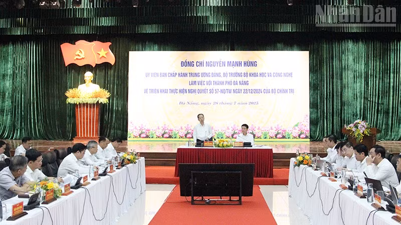 Đoàn công tác Bộ Khoa học và Công nghệ làm việc với thành phố Đà Nẵng.