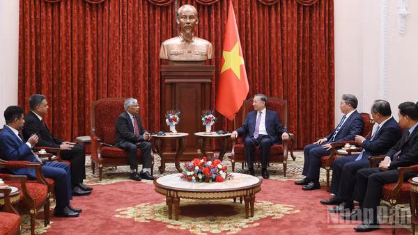 Tổng Bí thư, Chủ tịch nước Tô Lâm tiếp Đại sứ Bangladesh tại Việt Nam tới chào từ biệt, ngày 5/9/2026. (Ảnh: ĐĂNG KHOA)
