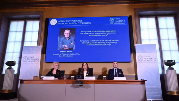 Viện Hàn lâm Khoa học Hoàng gia Thụy Điển công bố giải Nobel Vật lý 2026 thuộc về Giáo sư Francis Halzen. (Ảnh: THX/TTXVN)