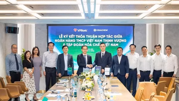 Ký thỏa thuận hợp tác toàn diện giữa Vinachem và VPBank.