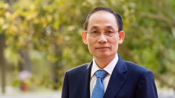 Bộ trưởng Ngoại giao Lê Hoài Trung.