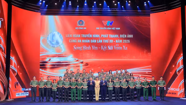 [Video] Khai mạc Liên hoan Truyền hình, Phát thanh, Điện ảnh CAND lần thứ XV