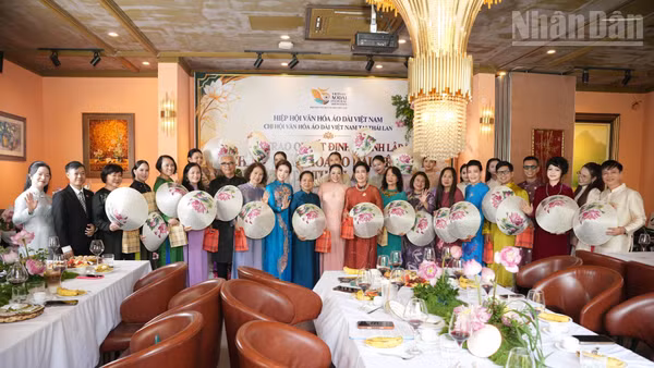 Các đại biểu tham dự sự kiện.