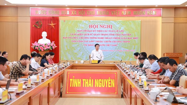 Ban Chỉ đạo kỷ niệm các ngày lễ lớn và sự kiện lịch sử quan trọng tỉnh Thái Nguyên họp chỉ đạo triển khai Concert quốc gia "Nối vòng tay lớn". (Ảnh: Ủy ban nhân dân tỉnh Thái Nguyên)
