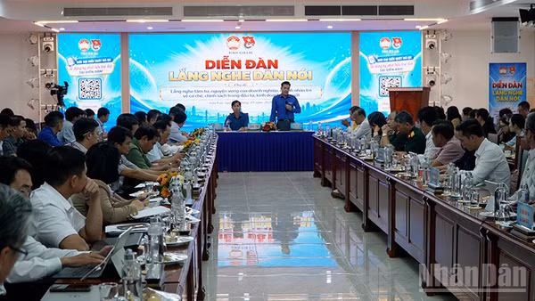 Quang cảnh diễn đàn. (Ảnh: PHÚC THẮNG)