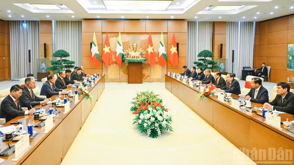 Chủ tịch Quốc hội Trần Thanh Mẫn hội kiến Tổng thống Myanmar Min Aung Hlaing, ngày 5/9/2026, tại Nhà Quốc hội. (Ảnh: DUY LINH)