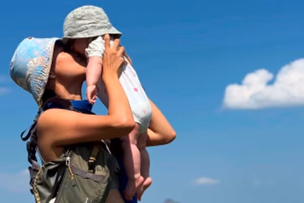 Một chuyến du hành về với thiên nhiên kỳ vĩ - món quà đầu đời cho con gái yêu.