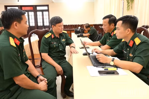 Đoàn công tác Bộ Quốc phòng làm việc tại tỉnh Đồng Tháp.