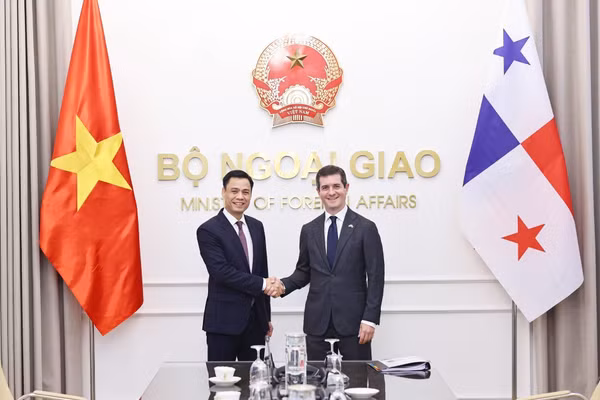 Sáng 28/7/2026, tại Hà Nội, Thứ trưởng Ngoại giao Đặng Hoàng Giang và Thứ trưởng Ngoại giao Panama Carlos A. Hoyos đồng chủ trì Phiên Tham vấn chính trị lần thứ hai Việt Nam - Panama. Ảnh tư liệu: TTXVN