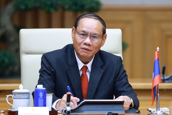 Đồng chí Vilay Lakhamphong, Ủy viên Bộ Chính trị, Thường trực Ban Bí thư Trung ương Đảng Nhân dân Cách mạng Lào. (Ảnh: BNG