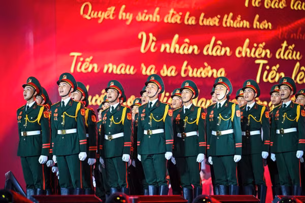 Đề xuất chuẩn hóa các trường hợp, hình thức thể hiện, nghi thức hát Quốc ca và việc sử dụng Quốc thiều. 
