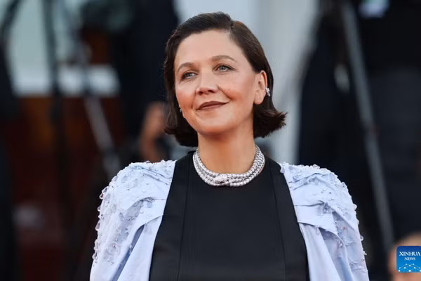 Nữ đạo diễn Maggie Gyllenhaal, Chủ tịch Liên hoan phim Venice 2026. Ảnh: THX