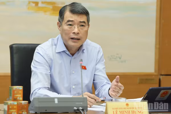 Thủ tướng Chính phủ Lê Minh Hưng phát biểu trong phiên thảo luận tại tổ sáng 10/4. (Ảnh: DUY LINH)