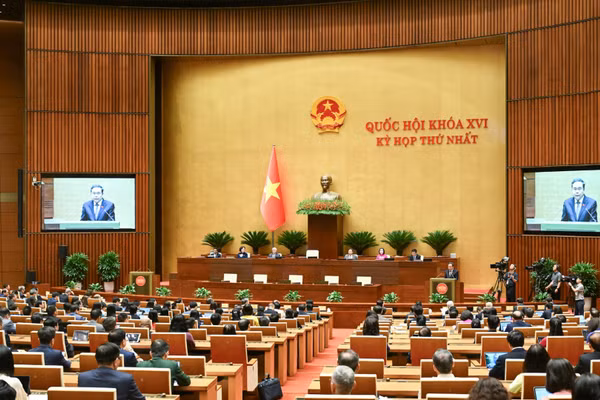 Quang cảnh phiên bế mạc Kỳ họp thứ nhất, Quốc hội khóa XVI. (Ảnh: DUY LINH)