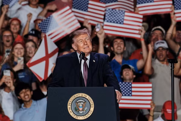 Tổng thống D.Trump vận động tranh cử tại Alabama ngày 2/10. Ảnh | Dan Anderson/Alabama Reflector