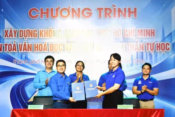Nhà Văn hóa Thanh niên Bà Rịa-Vũng Tàu phối hợp Đoàn TNCS Hồ Chí Minh phường Vũng Tàu tổ chức chương trình xây dựng không gian văn hóa Hồ Chí Minh, lan tỏa văn hóa đọc và phát huy tinh thần tự học.