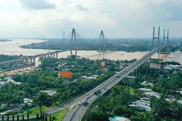 Với hệ thống hạ tầng dần được hoàn thiện, Vĩnh Long sẽ kết nối sâu với Thành phố Hồ Chí Minh và cả vùng Đồng bằng sông Cửu Long. Ảnh: Hương Nguyên