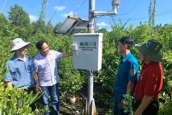 Một trạm cảnh báo rủi ro thiên tai sớm được lắp đặt.