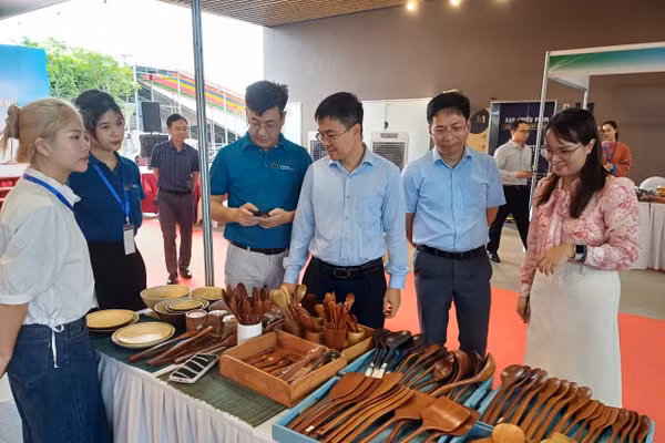Gian hàng triển lãm, trưng bày và giới thiệu các sản phẩm.