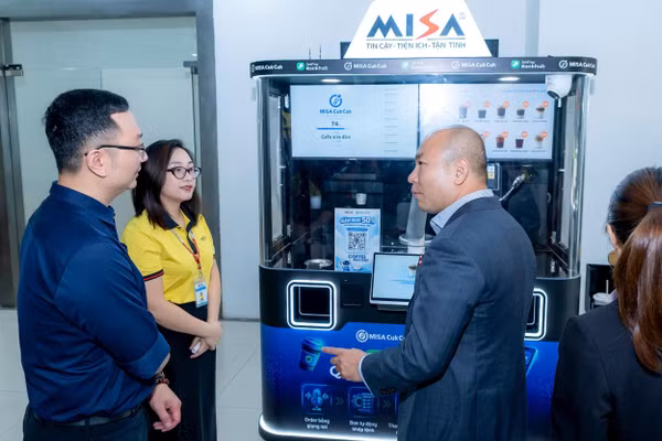 Đến giữa tháng 5/2026, kinh phí cho khoa học, công nghệ, đổi mới sáng tạo và chuyển đổi số mới giải ngân được 14,78%. Trong ảnh: Nhiều sản phẩm sáng tạo được giới thiệu trong tuần hưởng ứng Ngày hội Đổi mới sáng tạo quốc gia năm 2026. Ảnh: Hồng Châu