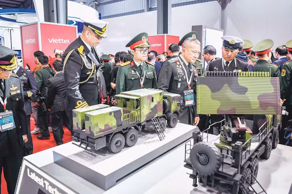 Trong năm 2025, lần đầu tiên Viettel thử nghiệm thành công và đưa vào sản xuất hàng loạt nhiều loại vũ khí chiến lược công nghệ cao. Ảnh | THÀNH ĐẠT