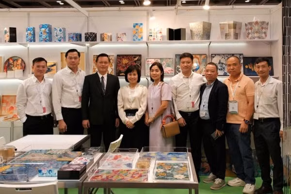 Đoàn tham gia hội chợ Mega Show Part I 2026 của thành phố Hà Nội cùng các doanh nghiệp quảng bá, giới thiệu sản phẩm. (Ảnh: NT)