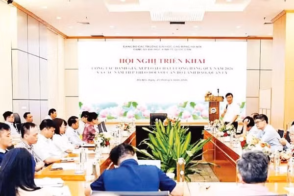 Đảng ủy Đại học Kinh tế quốc dân tổ chức hội nghị triển khai công tác đánh giá, xếp loại chất lượng hằng quý năm 2026 và các năm tiếp theo đối với cán bộ lãnh đạo, quản lý (Ảnh: BAN TỔ CHỨC)