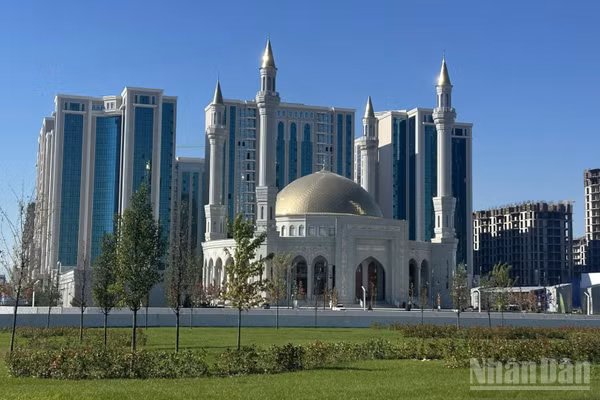 Grozny lọt vào trong top 10 thành phố phát triển nhất ở Nga. (Ảnh: THÙY VÂN)