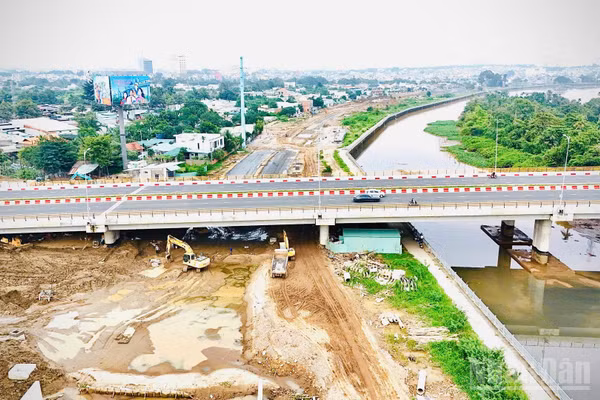 Để tái thiết hành lang sông Đồng Nai, thành phố Đồng Nai đang đẩy nhanh tiến độ các dự án đường ven sông.