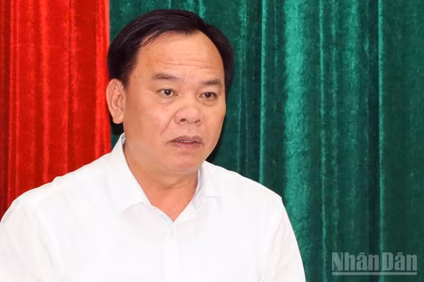 Đồng chí Võ Tấn Đức, Phó Bí thư Thành ủy Đồng Nai, Tổ trưởng Tổ chỉ đạo các công trình, dự án trọng điểm của Ban Thường vụ Thành ủy. (Ảnh: THIÊN VƯƠNG)