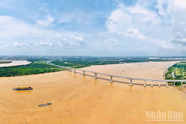 Hàng loạt dự án xây dựng cầu kết nối thành phố Đồng Nai với Thành phố Hồ Chí Minh đã và đang được triển khai.