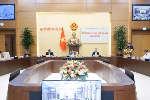 Phiên họp toàn thể lần thứ 4 Ủy ban Văn hóa và Xã hội, tháng 11/2025. (Ảnh: Quochoi.vn)