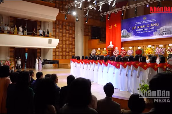 [Video] Lễ Khai giảng đặc biệt của Học viện Âm nhạc Quốc gia Việt Nam 