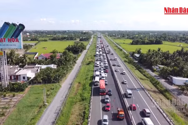 [Video] Đề xuất bổ sung nhiều trường hợp được miễn phí đường cao tốc