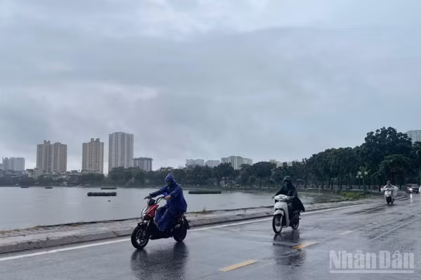 Dự báo khu vực Hà Nội có mưa vừa, mưa to và dông. (Ảnh minh họa: Đ.T)