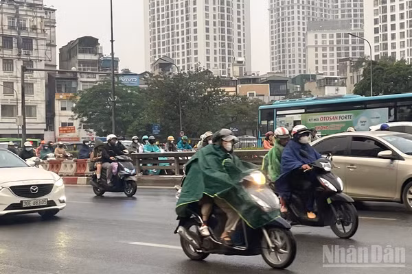 Khu vực Hà Nội có mưa, mưa rào và rải rác có dông, cục bộ có nơi mưa to. (Ảnh minh họa: Đ.T)
