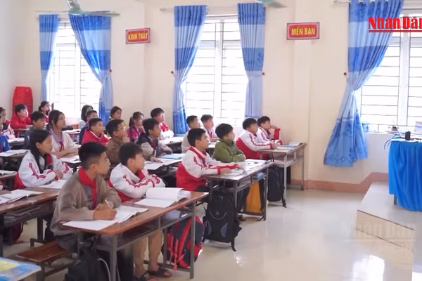 [Video] Sắp xếp lãnh đạo, nhân sự trường học trước 30/9