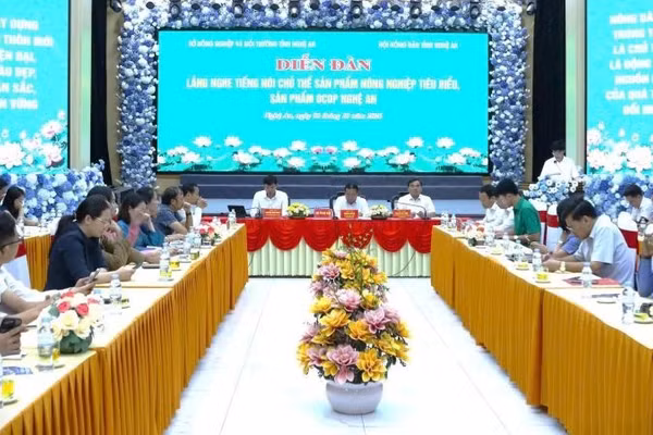 Quang cảnh diễn đàn. ( Ảnh: Đ.P)