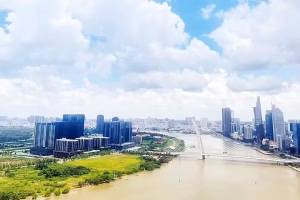 Một góc đô thị Thành phố Hồ Chí Minh. (Ảnh: TÙNG QUANG)
