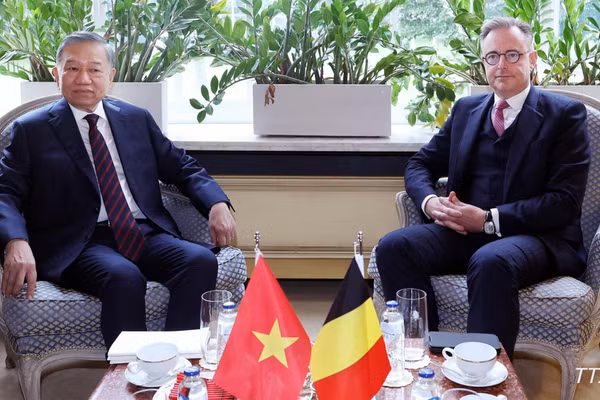 Tổng Bí thư, Chủ tịch nước Tô Lâm gặp hẹp Thủ tướng Bỉ Bart De Wever. (Ảnh: TTXVN)