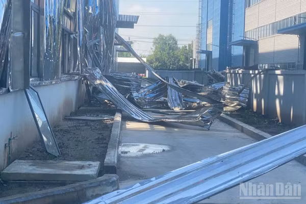 Hiện trường vụ nổ lò hơi. (Ảnh: Công an cung cấp)
