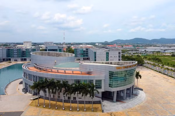 Một góc trụ sở Trung tâm Hành chính-Chính trị tỉnh Bà Rịa-Vũng Tàu (cũ). (Ảnh: LÊ ĐÌNH THÌN)